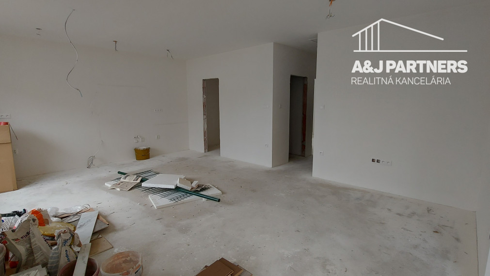 ! NOVÁ CENA! Pekný 4 izbový rodinný dom v Dunajskej Strede