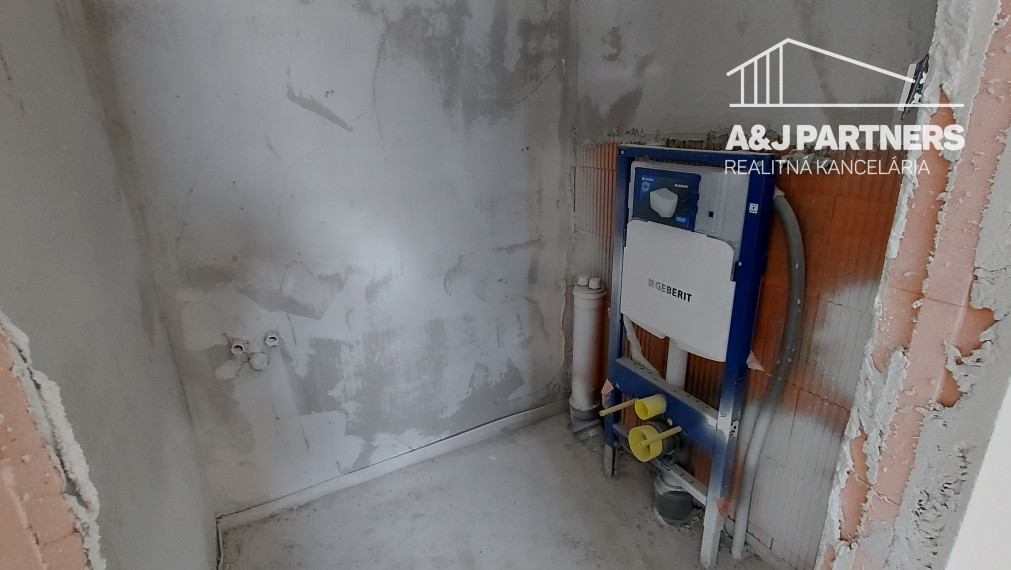 ! NOVÁ CENA! Pekný 4 izbový rodinný dom v Dunajskej Strede