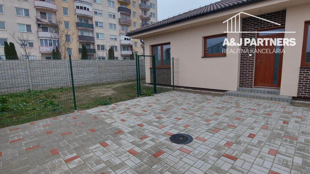 ! NOVÁ CENA! Pekný 4 izbový rodinný dom v Dunajskej Strede