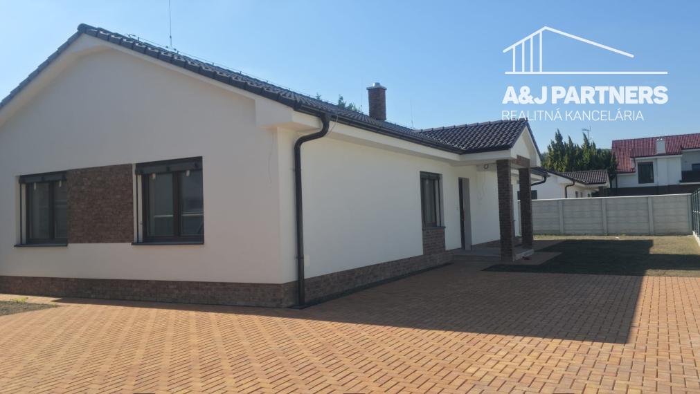 Moderný 4 izbový rodinný dom SO 01 vo Vojke nad Dunajom