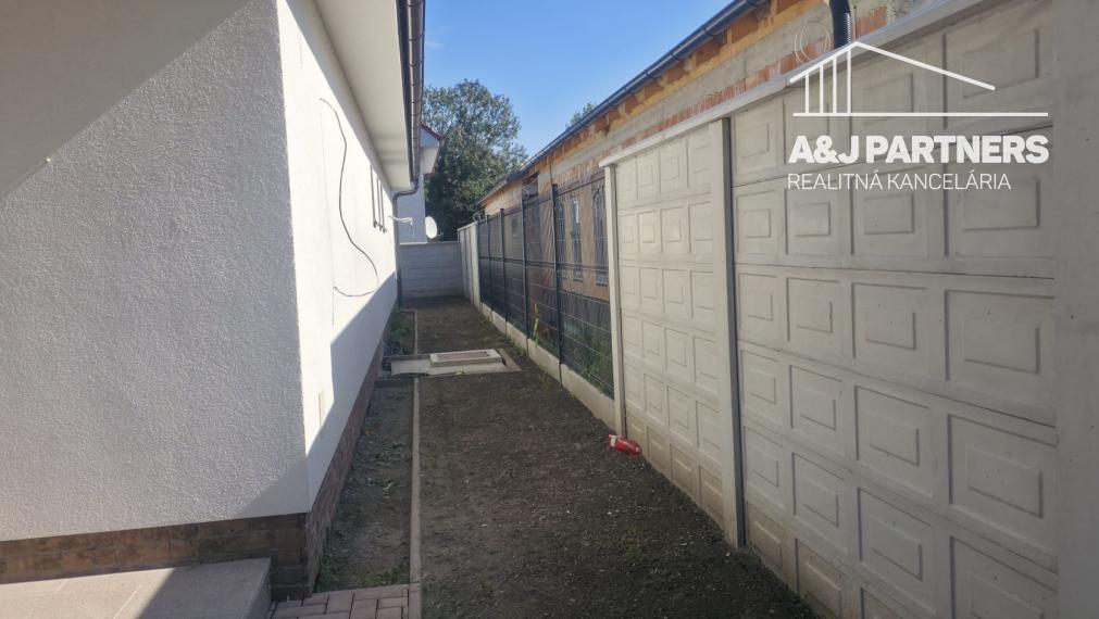 Moderný 4 izbový rodinný dom SO 01 vo Vojke nad Dunajom