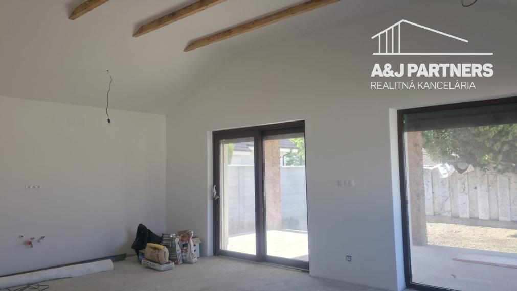 Moderný 4 izbový rodinný dom SO 01 vo Vojke nad Dunajom