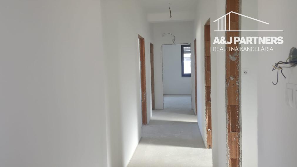 Moderný 4 izbový rodinný dom SO 01 vo Vojke nad Dunajom