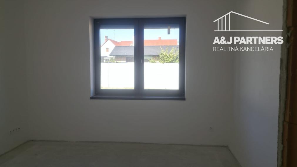 Moderný 4 izbový rodinný dom SO 01 vo Vojke nad Dunajom