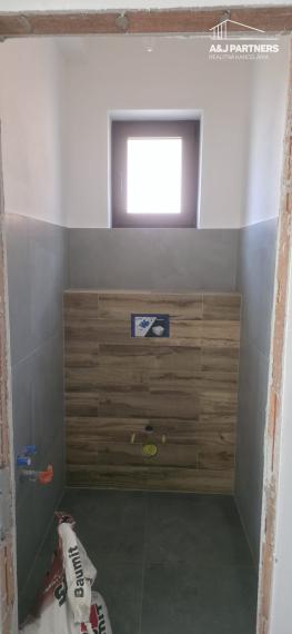 Veľký 5 izbový dvojpodlažný rodinný dom vo Vojke nad Dunajom