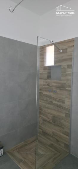 Veľký 5 izbový dvojpodlažný rodinný dom vo Vojke nad Dunajom