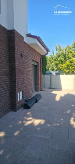 Veľký 5 izbový dvojpodlažný rodinný dom vo Vojke nad Dunajom