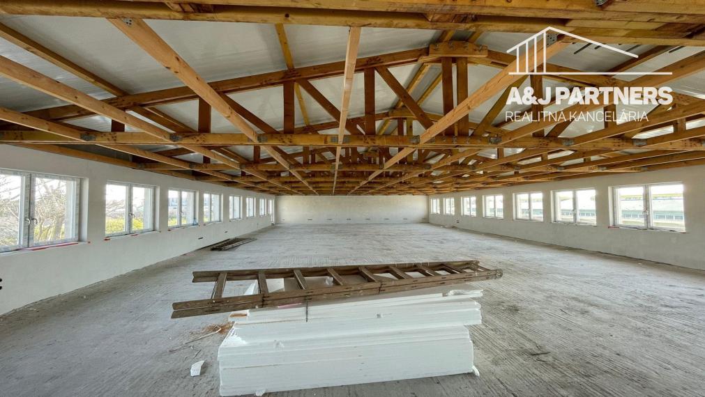 PREDAJ - administratívnych a výrobno-skladových  priestorov v Šamoríne