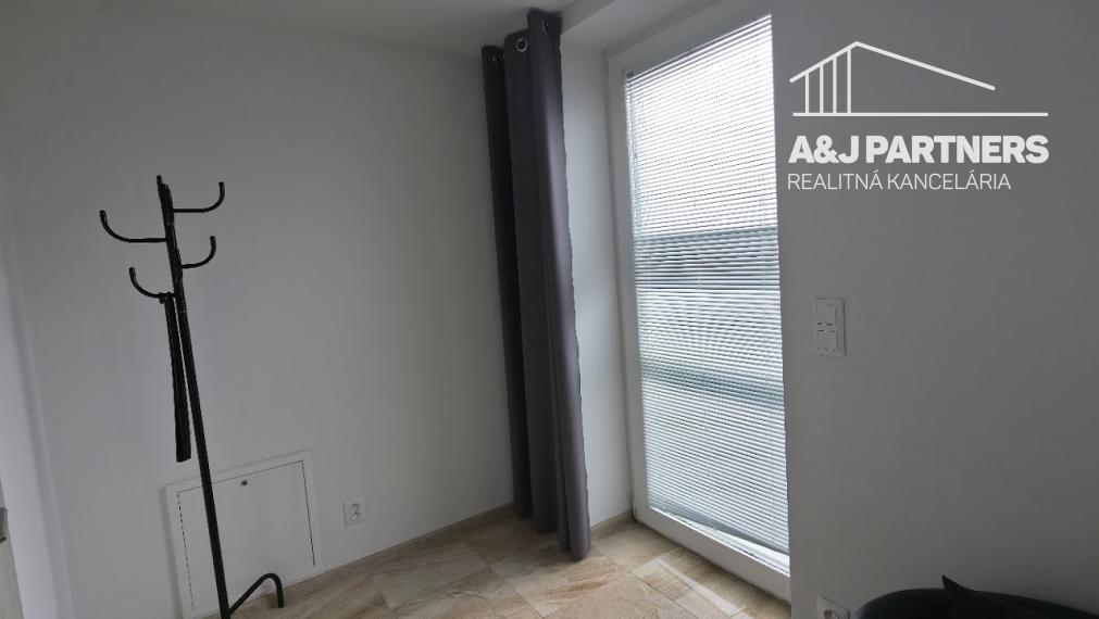 Ponuka dlhodobého prenájmu: Moderný 1-izbový byt v novostavbe (Dobrohošť)