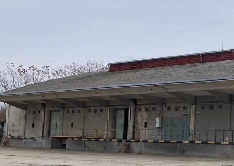 PREDAJ - výrobno-skladových priestorov v Šamoríne varianta  A - fotografia 3